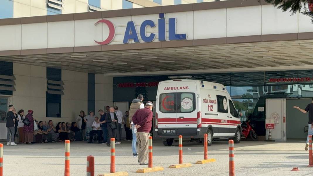 Okulda 'hızlı hamburger yeme' yarışması yapan öğrencilerinden biri yaşamını yitirdi! Ailesi sinir krizleri geçirdi 9